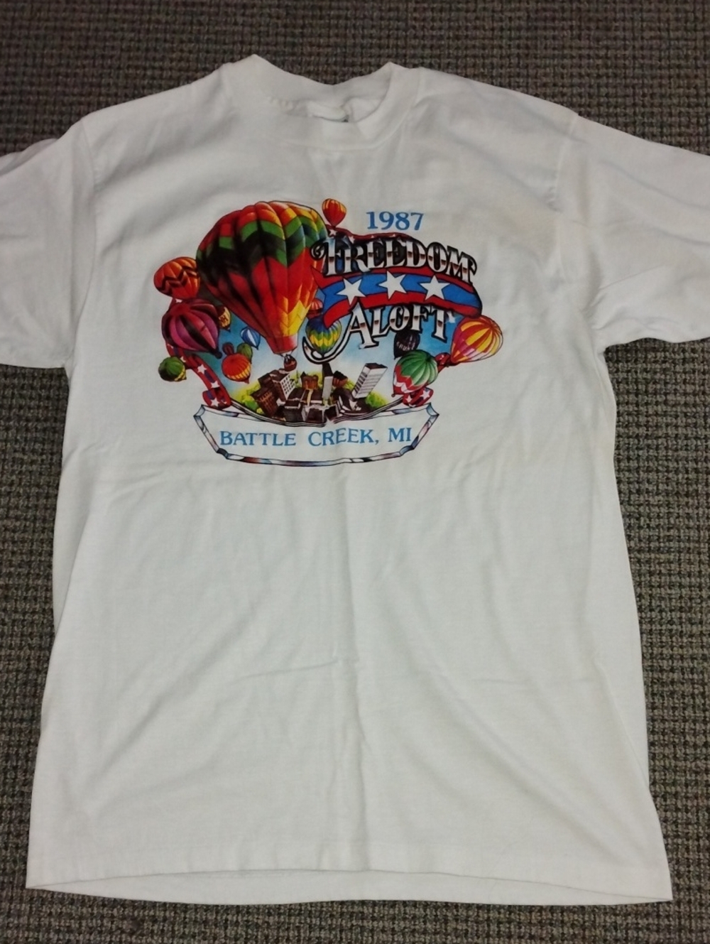 1986 Freedom Aloft Short Sleeve Tee with Multicolor Hot Air Balloon Graphic